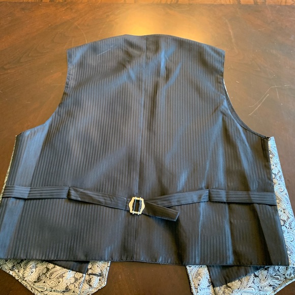 Cody James Vest NWT - Picture 2 of 3